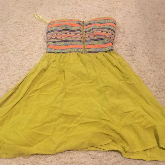 Green/Yellow Aztec Patterned Beachy Dress - Picture 2 of 2
